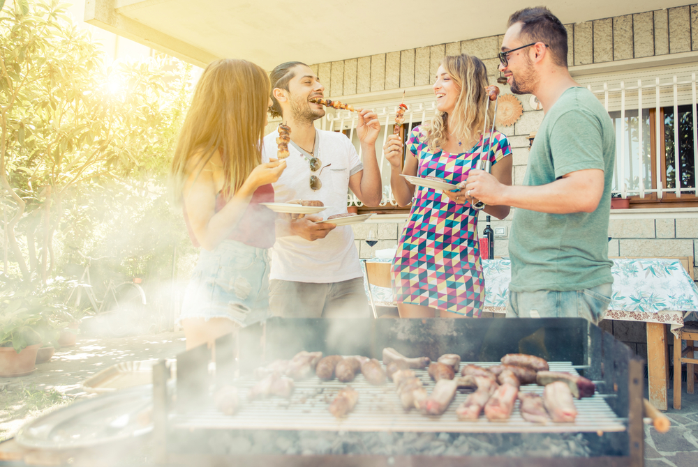10 Must Haves For Hosting A BBQ Party Everyone Will Enjoy - Society19